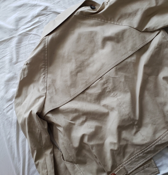 New LACOSTE rain jacket - Picture 5 of 7